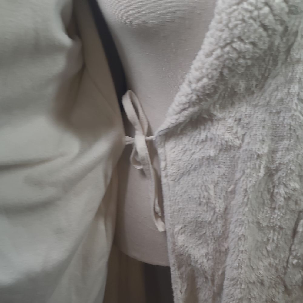 Stars Above Plush Cream Robe - Picture 2 of 9